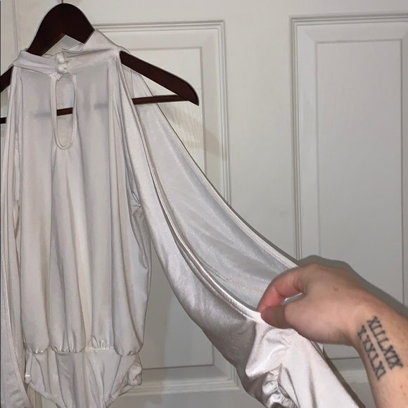 Open sleeve white high neck body suit - Picture 2 of 3